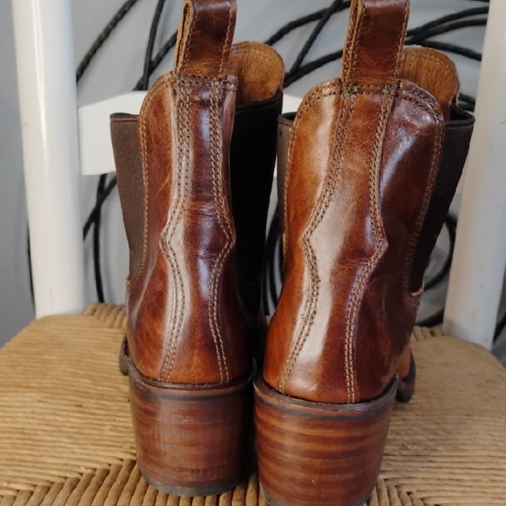 Frye Sabrina Chelsea Leather Ankle Boots - Picture 5 of 15